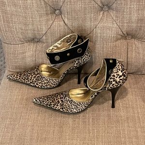 STRIKING!!I DARE YOU! Cheetah VERY Pointed Ankles Strap, STILETTO! Size 7.5